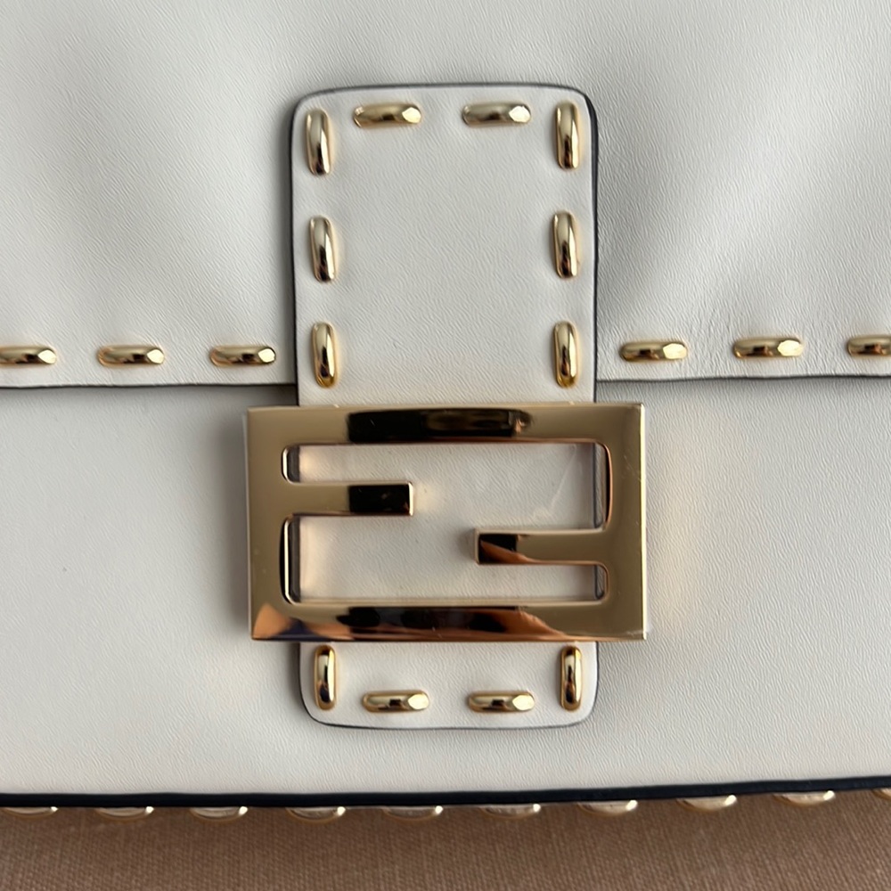 NWT！ FENDI vitello metal stitch baguette bag - Picture 2 of 7